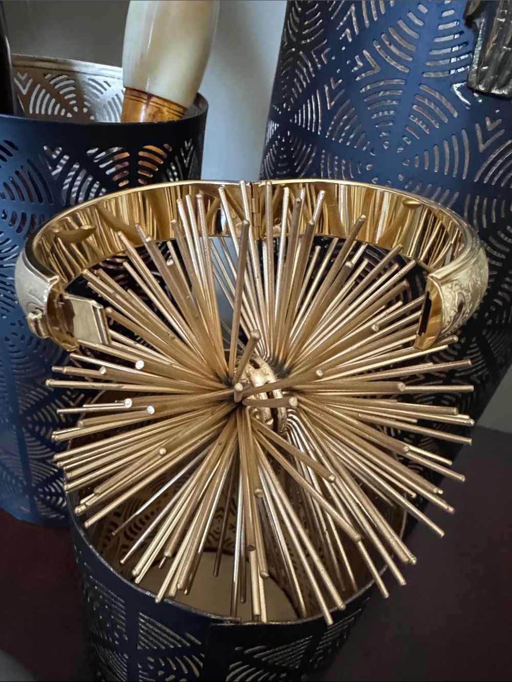 Chunky Etched Bangle / Vintage Golden Design - Picture 4 of 14